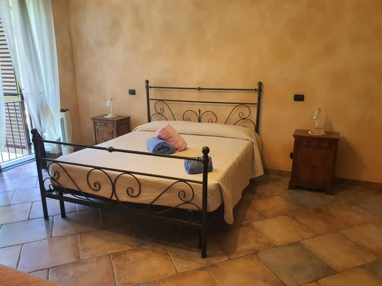 Agriturismo Cascina L'Arche Санто-Стефано-Бельбо Экстерьер фото